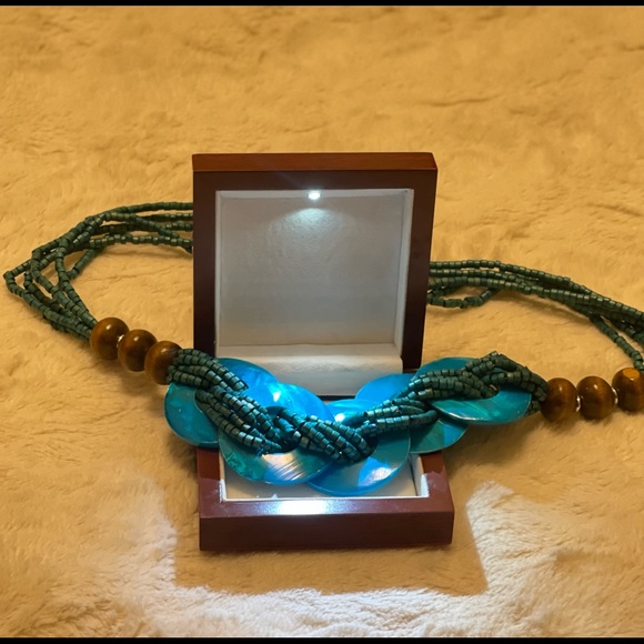 AFRICAN TRADITIONAL NECKLACE - Picture 4 of 4